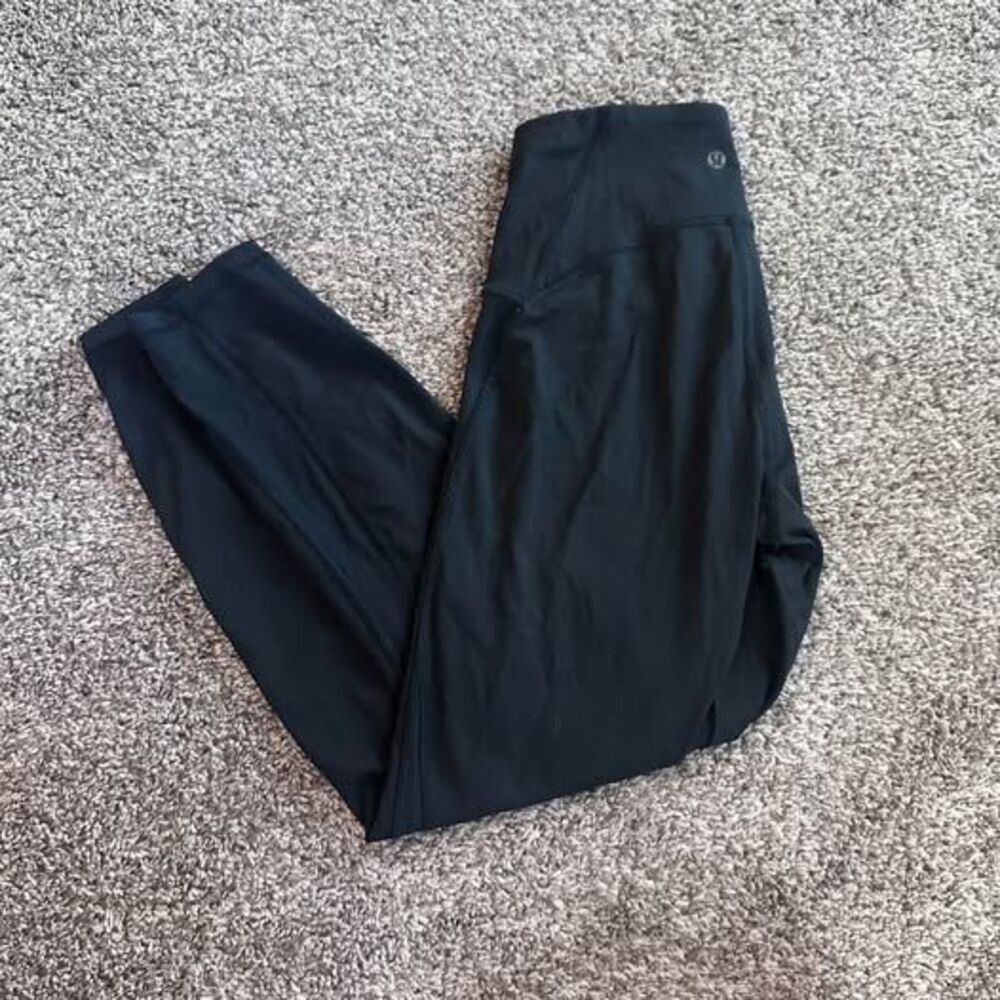 Black Lululemon leggings